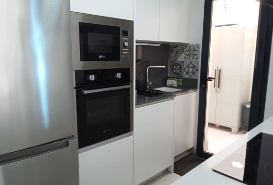 Venta - Apartamento / Piso -
Torrevieja - Estacion de autobuses