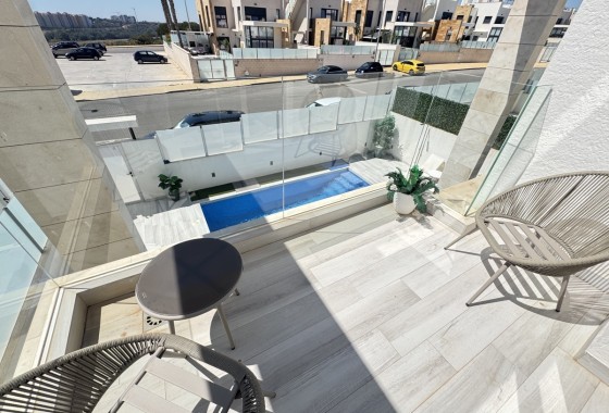 Venta - Chalet Independiente -
Lomas de Cabo Roig