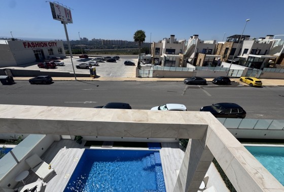 Venta - Chalet Independiente -
Lomas de Cabo Roig