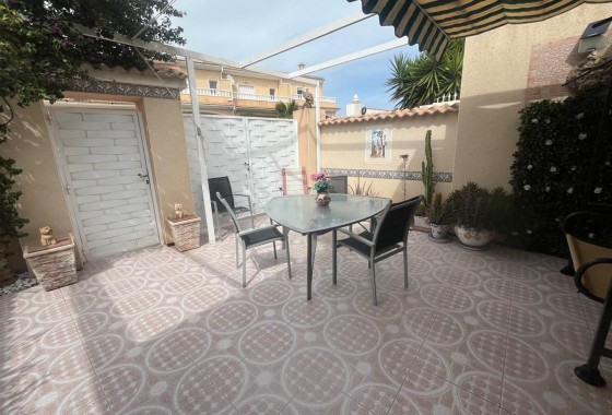 Sprzedaż - Apartament / Mieszkanie -
Dona Pepa