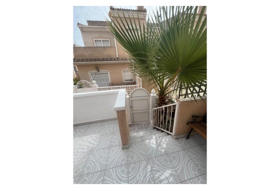 Sprzedaż - Apartament / Mieszkanie -
Dona Pepa