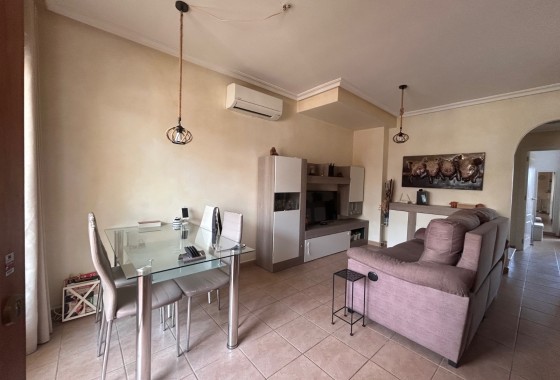 Sprzedaż - Apartament / Mieszkanie -
Jacarilla