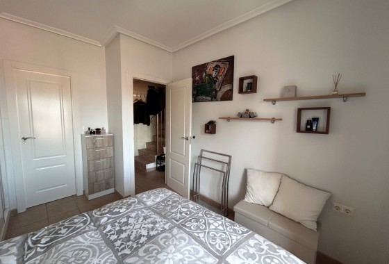 Sprzedaż - Apartament / Mieszkanie -
Jacarilla