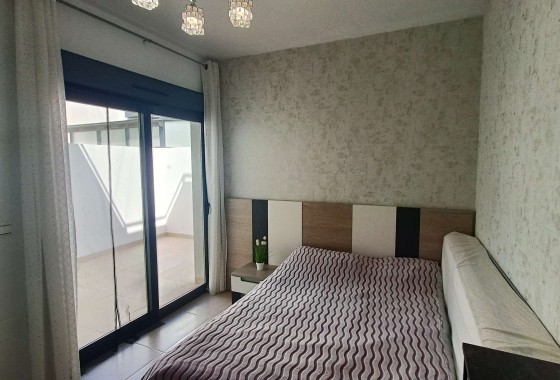 Herverkoop - Stadswoning -
Villamartín - El Manantial