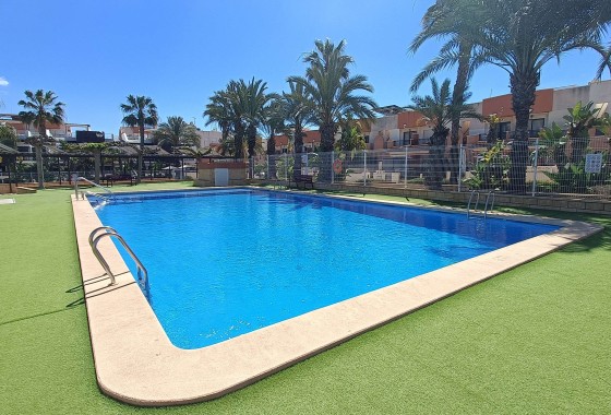 Herverkoop - Stadswoning -
Villamartín - El Manantial