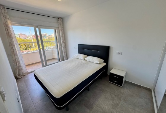 Herverkoop - Appartement / Flat -
Torrevieja - Puerto Deportivo