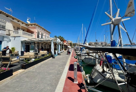 Herverkoop - Appartement / Flat -
Torrevieja - Puerto Deportivo