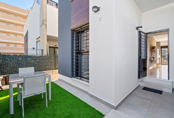 Venta - Apartamento / Piso -
Guardamar del Segura - El Raso*