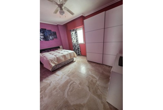 Resale - Wohnung / Appartement -
Torrevieja