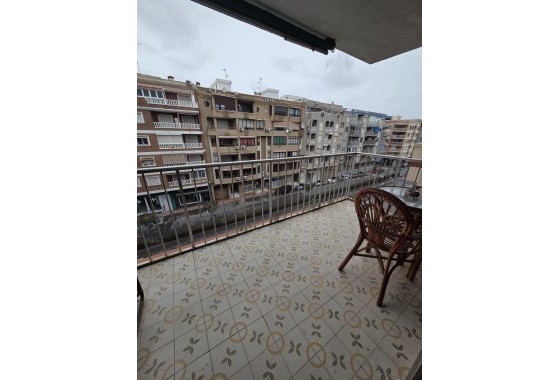 Resale - Wohnung / Appartement -
Torrevieja