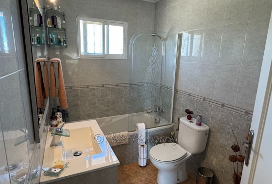 Herverkoop - Vrijstaande Villa -
Catral - CatralAlicanteValenciaSpain