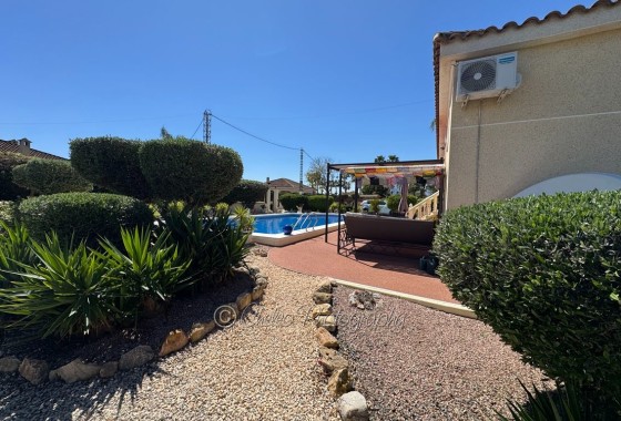 Herverkoop - Vrijstaande Villa -
Catral - CatralAlicanteValenciaSpain