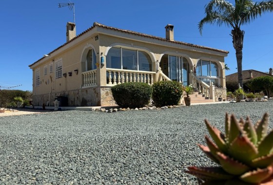 Herverkoop - Vrijstaande Villa -
Catral - CatralAlicanteValenciaSpain