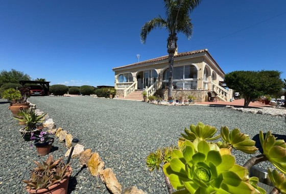 Herverkoop - Vrijstaande Villa -
Catral - CatralAlicanteValenciaSpain