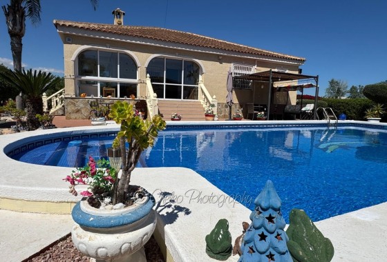 Herverkoop - Vrijstaande Villa -
Catral - CatralAlicanteValenciaSpain