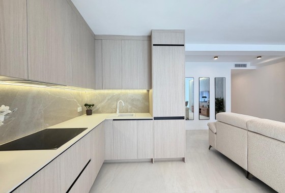 Herverkoop - Appartement / Flat -
Torrevieja - Playa del Cura