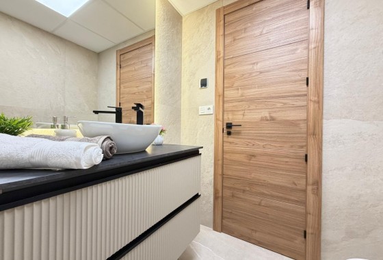 Herverkoop - Appartement / Flat -
Torrevieja - Playa del Cura