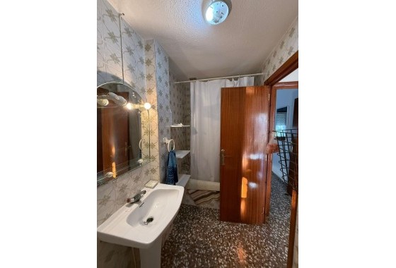 Herverkoop - Stadswoning -
Torrevieja - Los altos