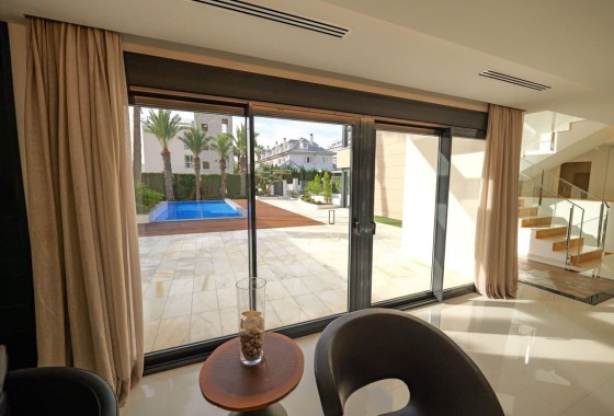 NIEUWBOUW - Vrijstaande Villa -
Torrevieja