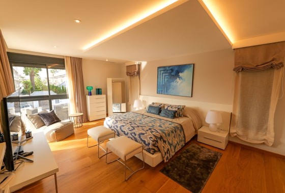 NIEUWBOUW - Vrijstaande Villa -
Torrevieja