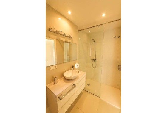 NIEUWBOUW - Vrijstaande Villa -
Torrevieja