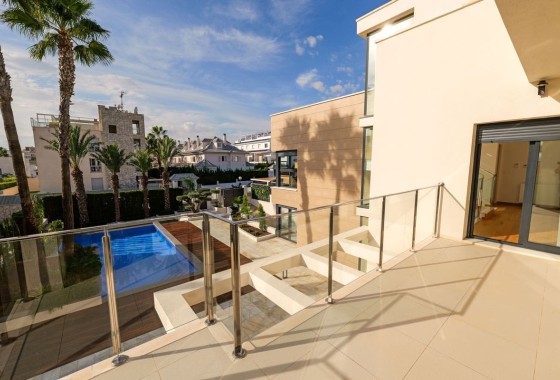 NIEUWBOUW - Vrijstaande Villa -
Torrevieja