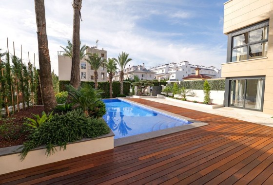 NIEUWBOUW - Vrijstaande Villa -
Torrevieja