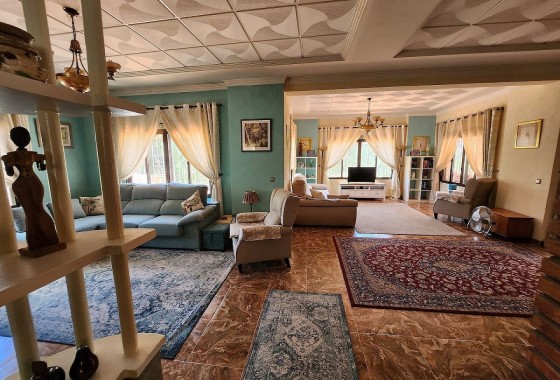 Herverkoop - Finca Landelijk pand -
Jalance