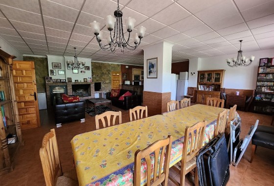 Herverkoop - Finca Landelijk pand -
Jalance