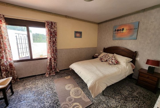 Herverkoop - Finca Landelijk pand -
Jalance