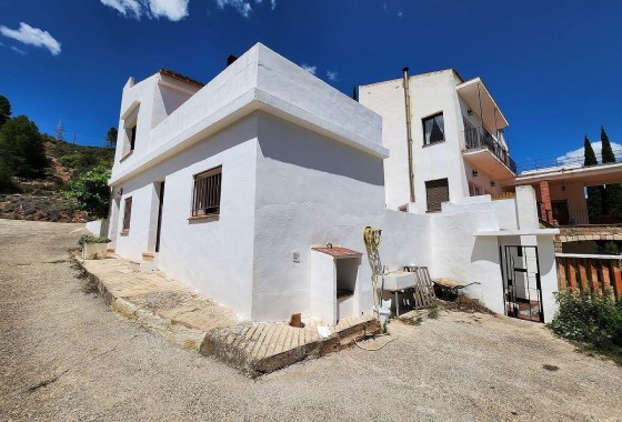 Herverkoop - Finca Landelijk pand -
Jalance