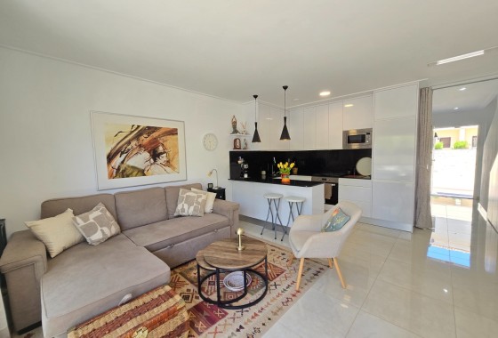 Herverkoop -  -
Ciudad Quesada * - Doña Pepa *