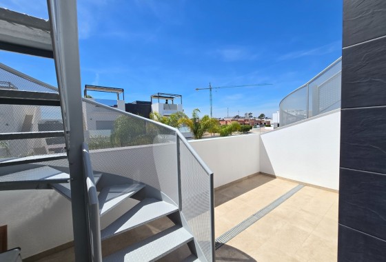 Herverkoop -  -
Ciudad Quesada * - Doña Pepa *