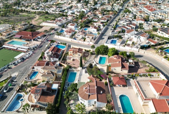 Herverkoop - Vrijstaande Villa -
Rojales - Ciudad Quesada