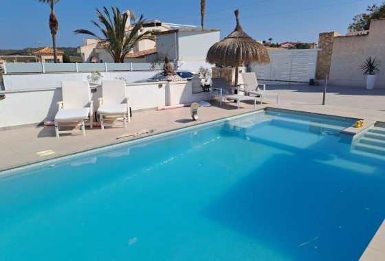 Herverkoop - Vrijstaande Villa -
Rojales - Ciudad Quesada