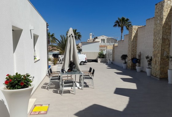 Herverkoop - Vrijstaande Villa -
Rojales - Ciudad Quesada