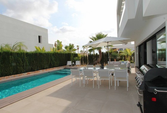 Herverkoop - Vrijstaande Villa -
Rojales - Ciudad Quesada