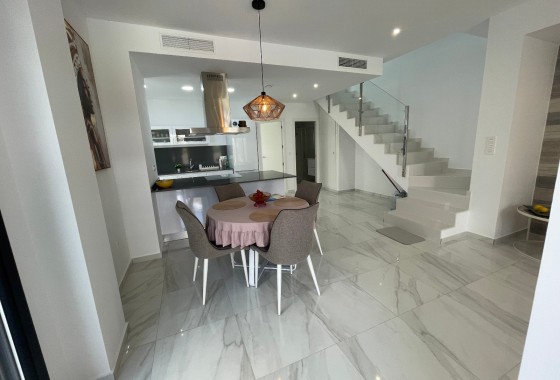 Venta - Villa adosada -
Benijofar