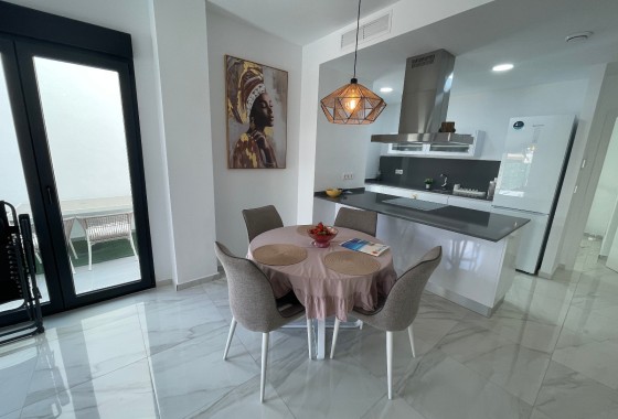 Venta - Villa adosada -
Benijofar