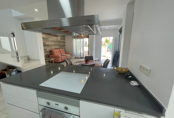 Venta - Villa adosada -
Benijofar