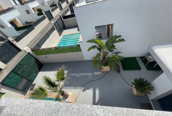 Venta - Villa adosada -
Benijofar