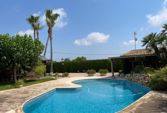 Herverkoop - Halfvrijstaande villa -
San Fulgencio - La Marina