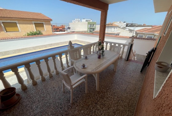 Venta - Villa adosada -
Benijofar - Pueblo