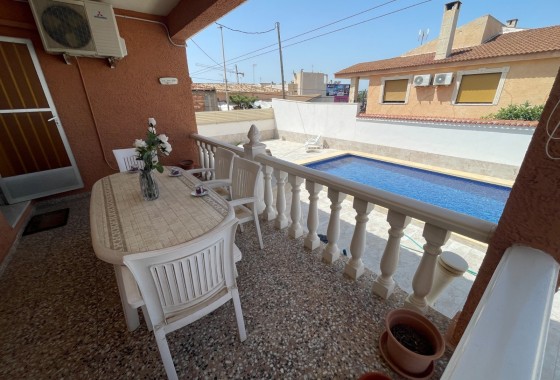Venta - Villa adosada -
Benijofar - Pueblo