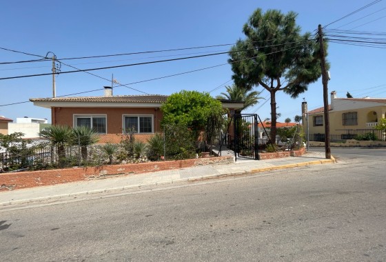Venta - Villa adosada -
Benijofar - Pueblo