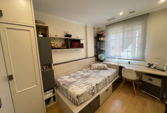 Sale - Town house -
Elche - Center