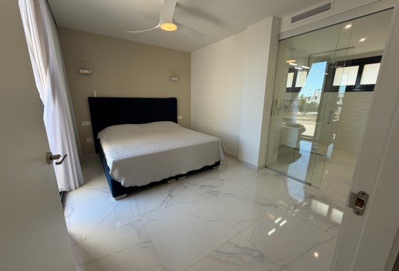 Herverkoop - Vrijstaande Villa -
Ciudad Quesada - Rojales - La Laguna