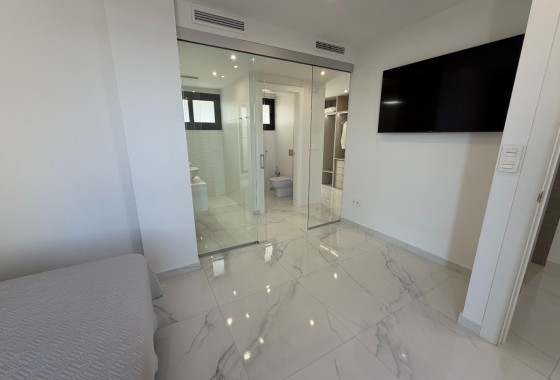 Herverkoop - Vrijstaande Villa -
Ciudad Quesada - Rojales - La Laguna