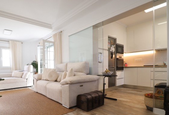 Resale - Freistehende Villa -
Orihuela Costa - Villamartin