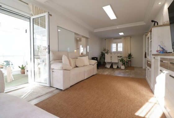 Resale - Freistehende Villa -
Orihuela Costa - Villamartin
